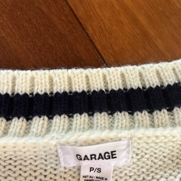 Cable knitting sweater - Picture 2 of 3